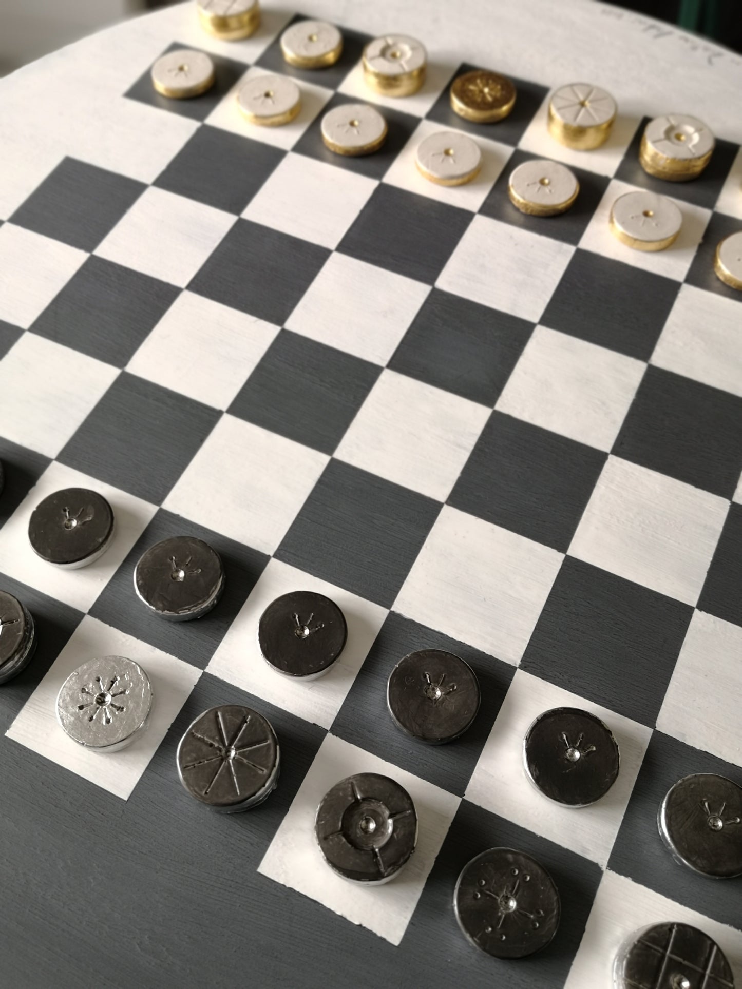 Vertical-Horizontal Chess