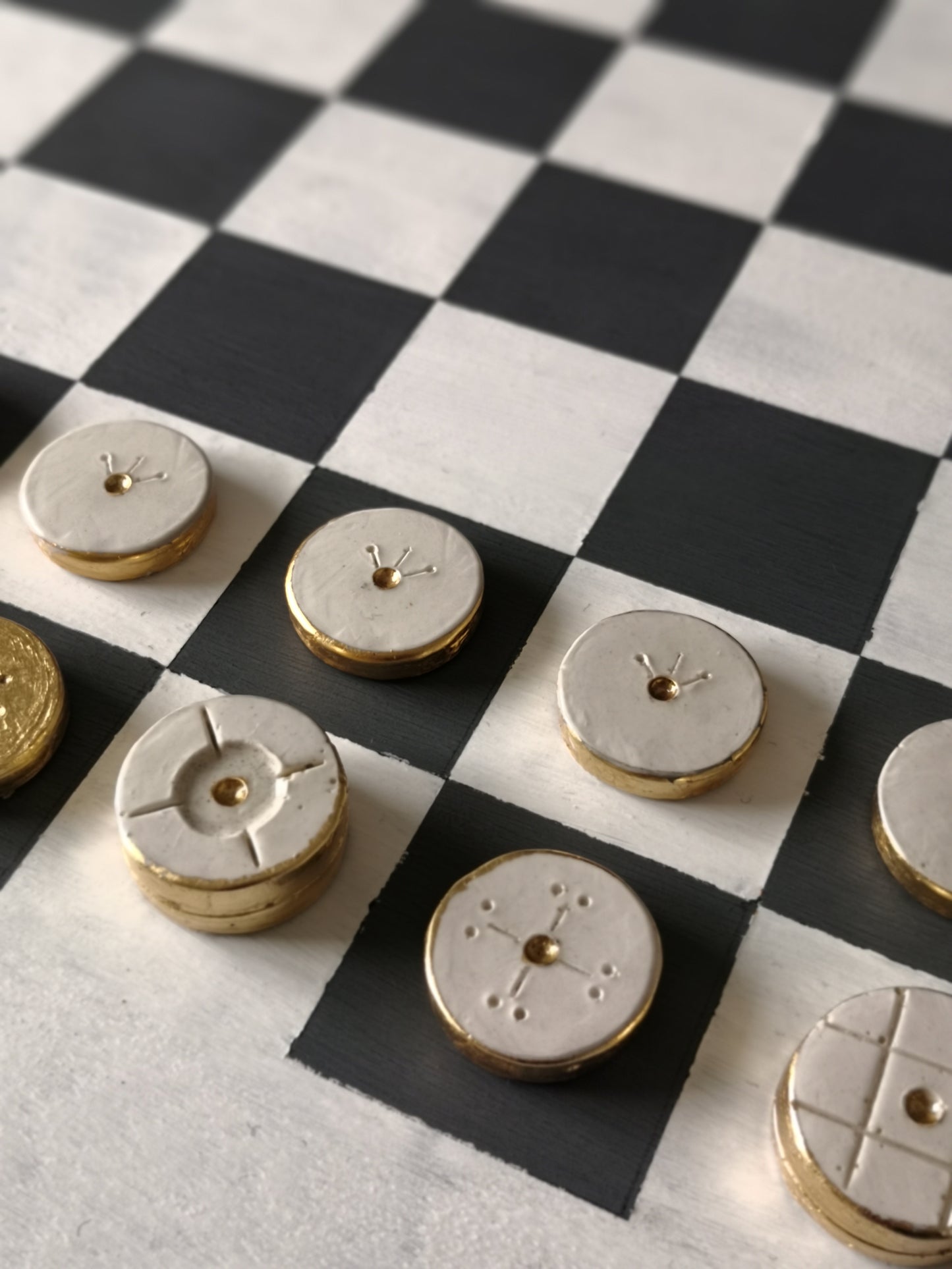 Vertical-Horizontal Chess