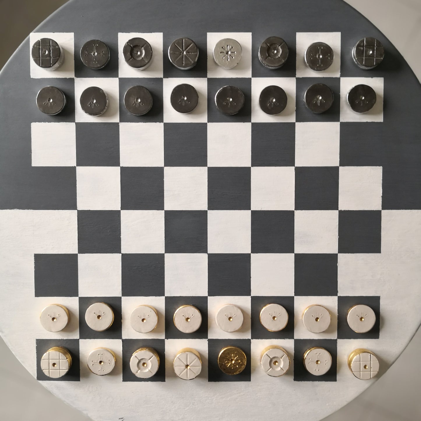 Vertical-Horizontal Chess